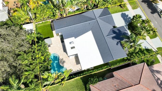 Exterior, Drone