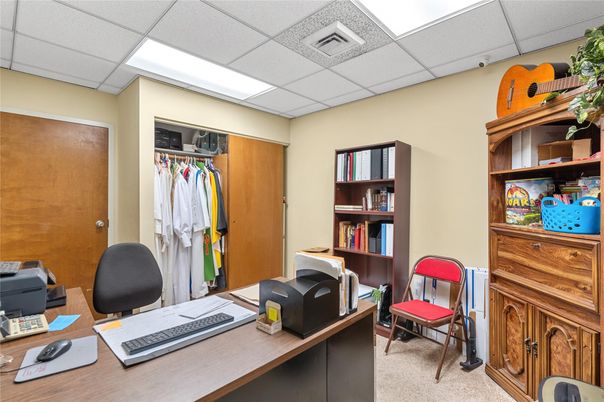 Home Office, Interior