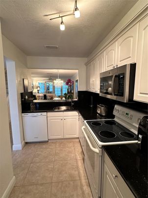 Chandelier, Interior, Kitchen