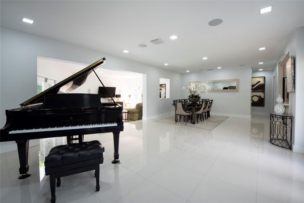 Dining room, Interior, Piano, Recessed Lighting