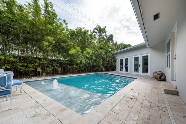 Exterior, Pool