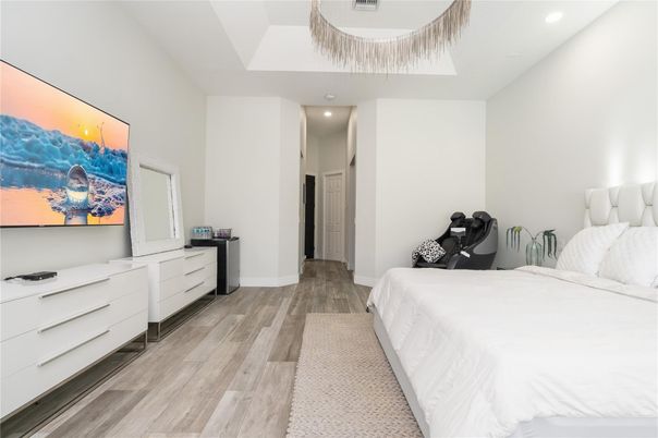 Bedroom, Interior, Recessed Lighting, Wood Texture Flooring