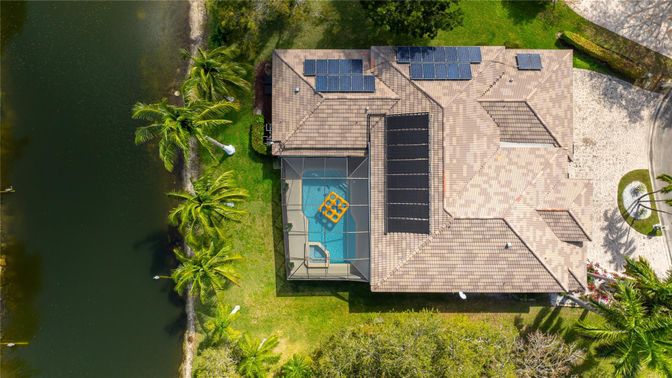 Exterior, Drone