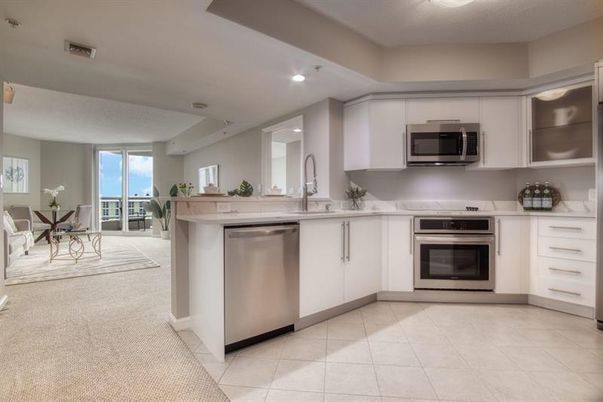 Dining room, Interior, Kitchen, Recessed Lighting, Stainless Steel Appliances