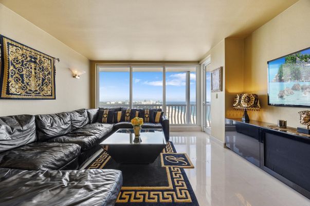 Interior, Living room, Water