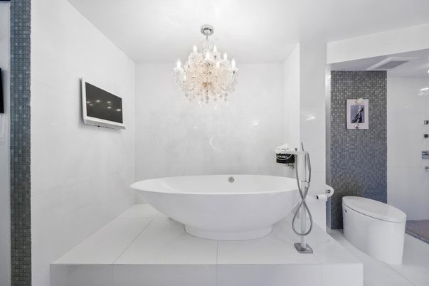 Bathroom, Chandelier, Free Standing Baths, Interior