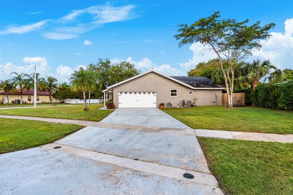 Backyard, Detached Garage, Exterior