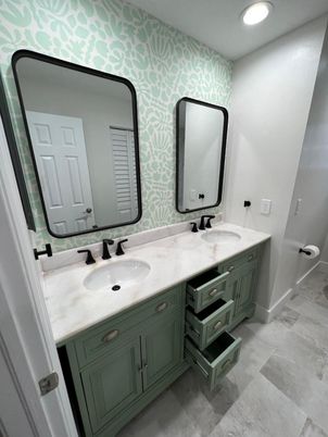 Bathroom, Dual Sink Vanities, Interior, Recessed Lighting
