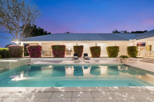 Exterior, Pool