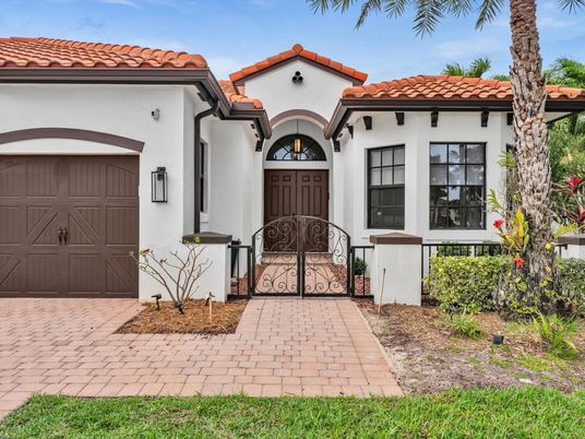 Attached, Exterior, Facade, Spanish Mediterranean