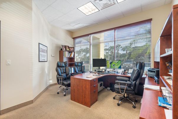 Home Office, Interior