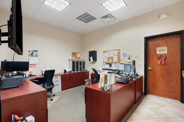 Home Office, Interior