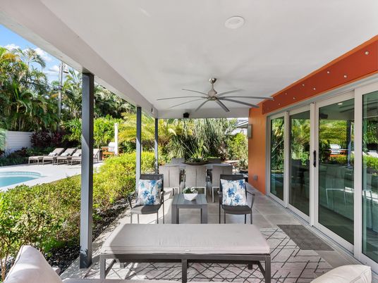 Exterior, Pool, Recessed Lighting