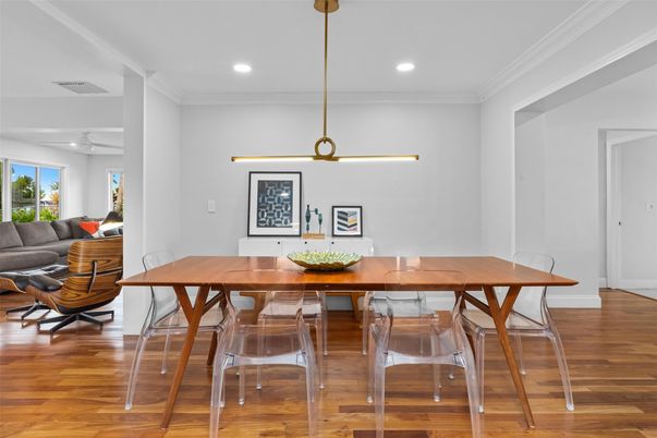 Dining room, Interior, Living room, Pendant Lights, Recessed Lighting, Wood Texture Flooring