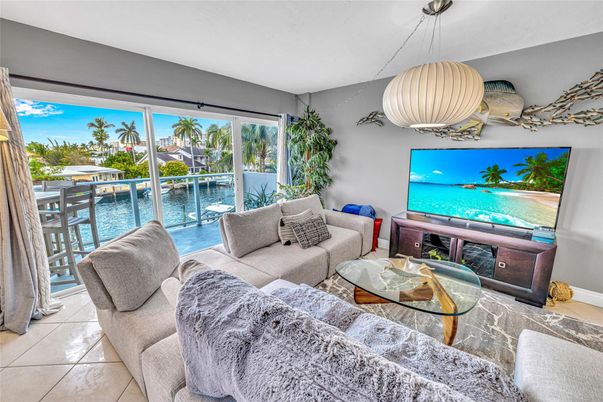 Interior, Living room, Pendant Lights, Water