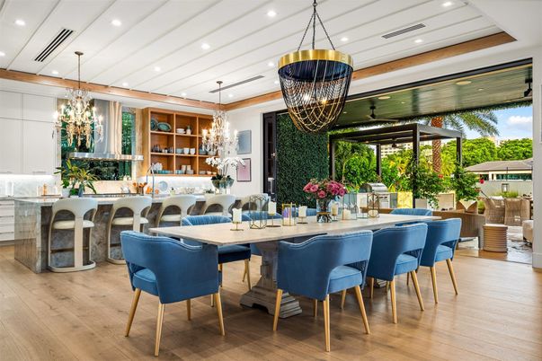 Chandelier, Dining room, Interior, Recessed Lighting, Wood Texture Flooring