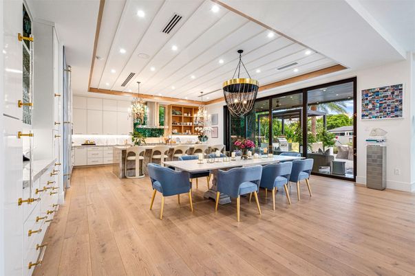 Chandelier, Dining room, Interior, Kitchen, Pendant Lights, Recessed Lighting, Wood Texture Flooring