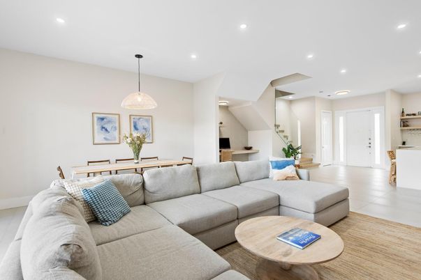 Dining room, Interior, Living room, Pendant Lights, Recessed Lighting