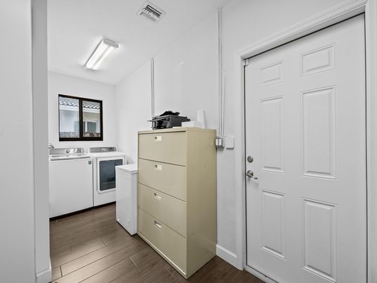 Interior, Washer, Wood Texture Flooring