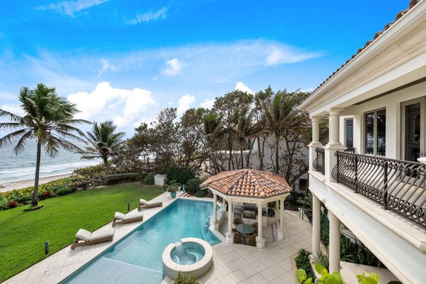 Exterior, Pool, Water