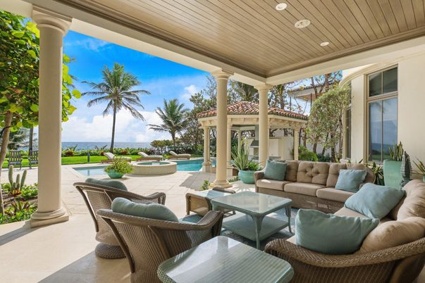 Exterior, Pool, Water
