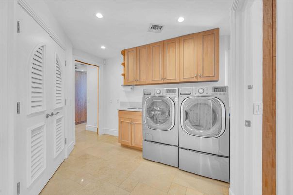 Interior, Recessed Lighting, Utility Closets, Washer