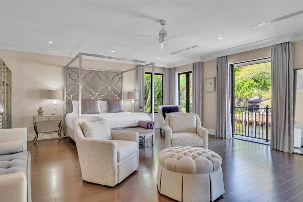 Bedroom, Interior, Living room, Recessed Lighting, Wood Texture Flooring