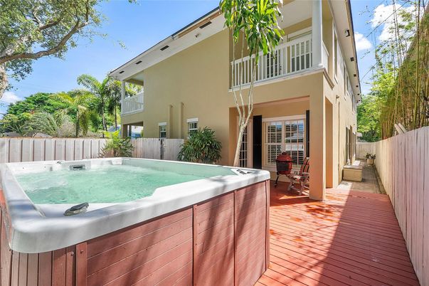 Exterior, Hot Tub