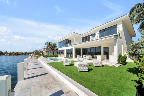 Backyard, Exterior, Pool, Water