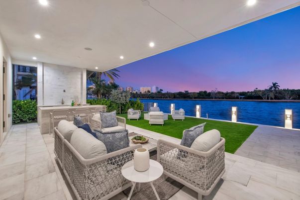 Exterior, Recessed Lighting, Water