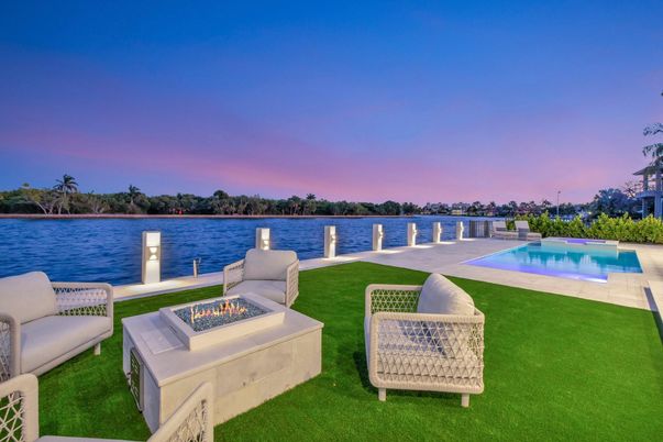 Exterior, Pool, Water