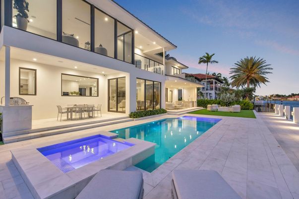 Exterior, Pool, Water