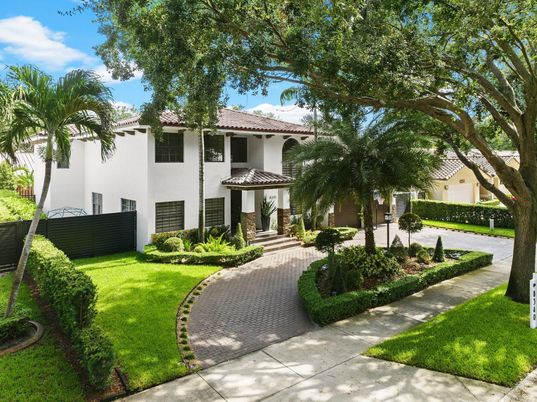 Backyard, Exterior, Facade, Spanish Mediterranean