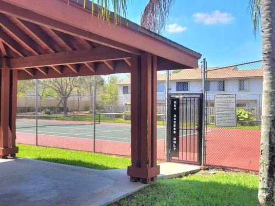 Exterior, Tennis Courts