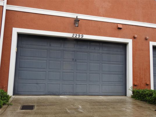 Detached Garage, Exterior