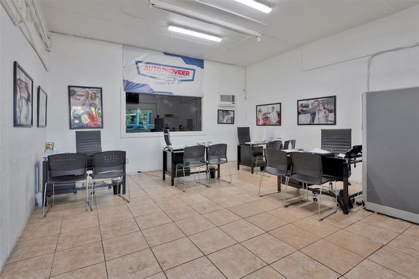 Home Office, Interior