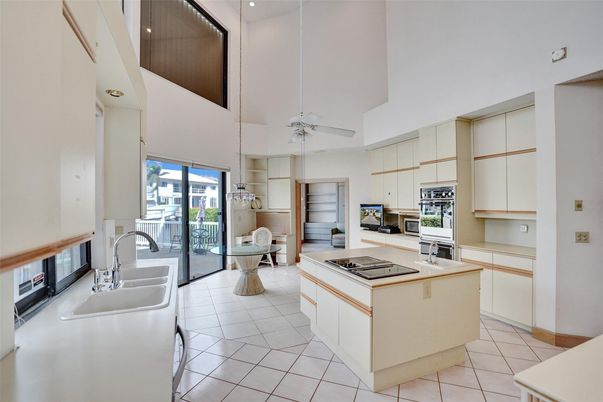 Dining room, Interior, Kitchen, Pendant Lights, Recessed Lighting