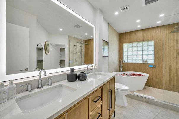 Bathroom, Dual Sink Vanities, Glass Shower, Interior, Recessed Lighting