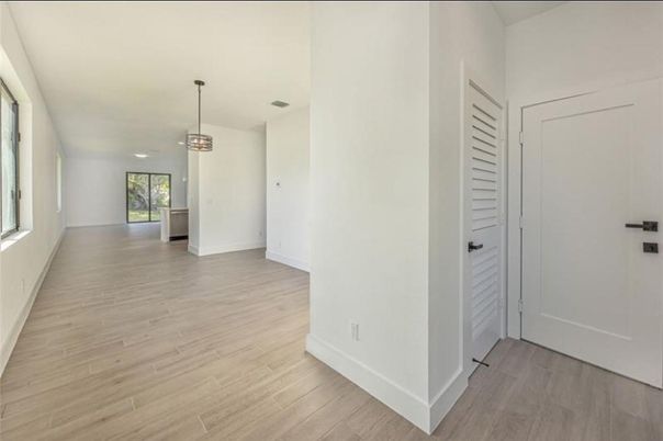 Empty room, Interior, Pendant Lights, Recessed Lighting, Wood Texture Flooring
