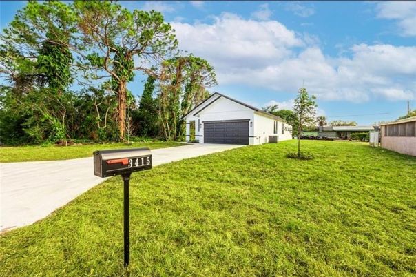 Backyard, Detached Garage, Exterior