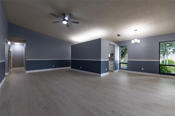 Empty room, Interior, Pendant Lights, Wood Texture Flooring