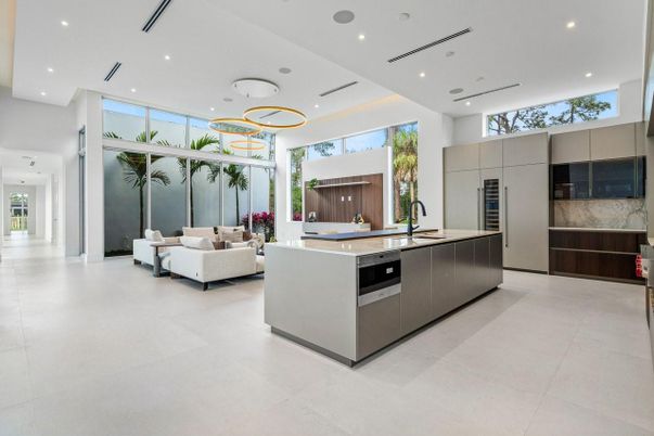 Interior, Kitchen, Living room, Pendant Lights, Recessed Lighting, Stainless Steel Appliances