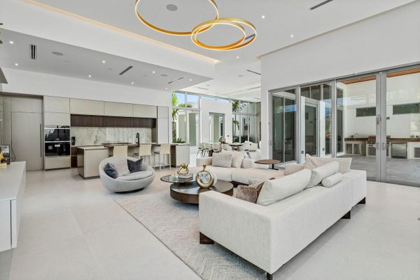 Interior, Kitchen, Living room, Pendant Lights, Recessed Lighting, Stainless Steel Appliances