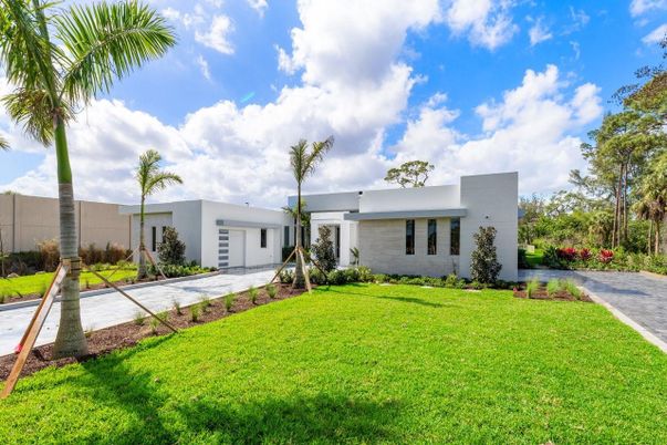 Attached, Backyard, Exterior, Facade, Modern