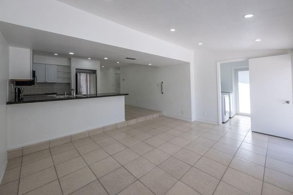 Empty room, Interior, Kitchen, Recessed Lighting