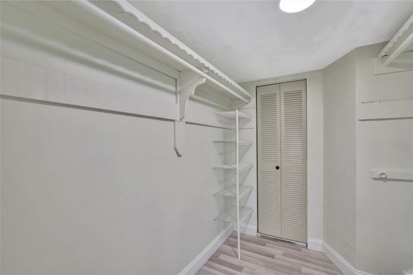 Interior, Walk-in Closets, Wood Texture Flooring