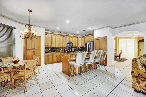 Chandelier, Dining room, Interior, Kitchen, Recessed Lighting, Stainless Steel Appliances