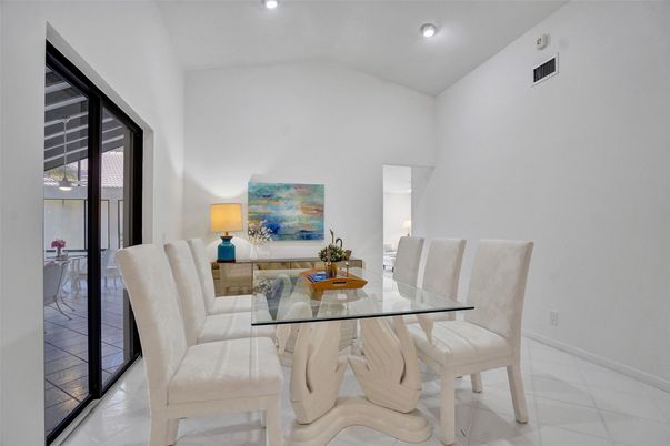 Dining room, Interior, Recessed Lighting