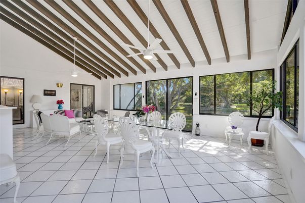 Dining room, Interior, Living room, Pendant Lights