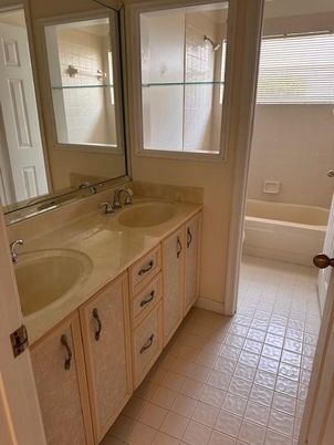 Bathroom, Dual Sink Vanities, Interior